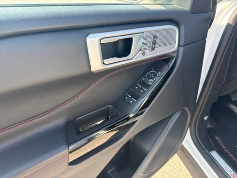 Used 2023 Ford Explorer ST-Line AWD/4WD image 10