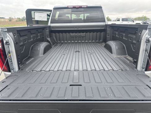 New 2026 GMC Sierra 2500 Denali Ultimate AWD/4WD image 14