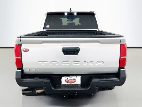 Used 2025 Toyota Tacoma SR AWD/4WD image 5