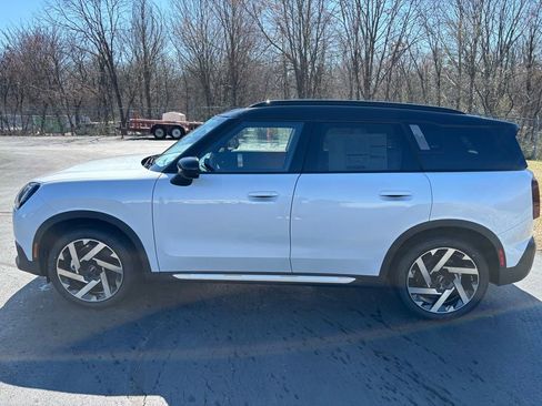 New 2025 MINI Cooper Countryman SE w/ Comfort Package Max image 2