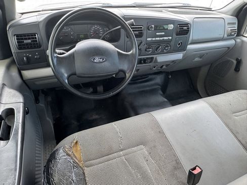 Used 2005 Ford F250 Lariat image 14