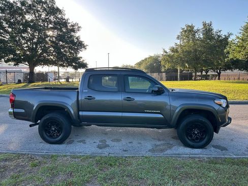 Used 2022 Toyota Tacoma SR5 RWD image 6