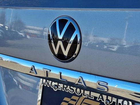 Used 2020 Volkswagen Atlas Cross Sport SE image 32