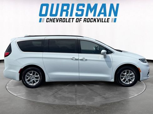 Used 2022 Chrysler Pacifica Touring-L FWD image 7