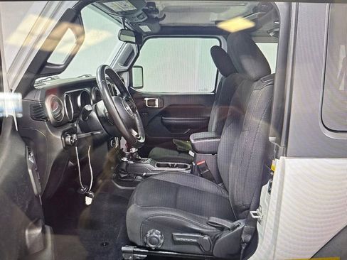 Used 2020 Jeep Wrangler Sport AWD/4WD image 7
