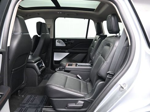 Used 2023 Lincoln Aviator Reserve w/ Equipment Group 201A AWD/4WD image 31