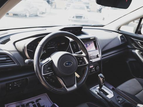 Used 2018 Subaru Crosstrek 2.0i Premium w/ Eyesight System image 2