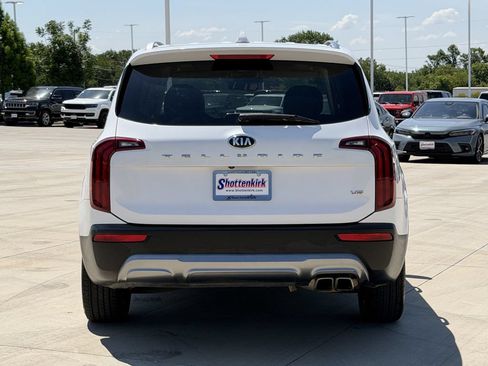 Used 2021 Kia Telluride S FWD image 5