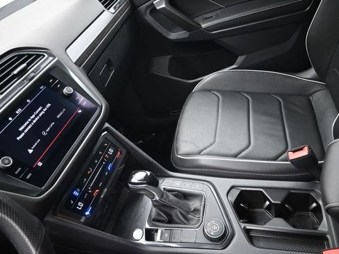 Used 2022 Volkswagen Tiguan SEL R-Line AWD/4WD image 19