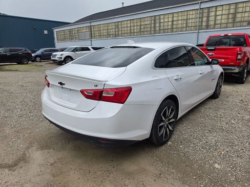 Used 2018 Chevrolet Malibu LT FWD image 2