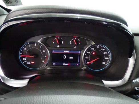 Used 2023 Chevrolet Traverse LT AWD/4WD image 17