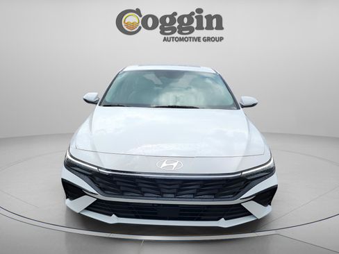 New 2026 Hyundai Elantra Limited FWD image 8