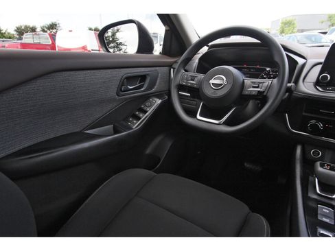 Used 2023 Nissan Rogue S FWD image 11
