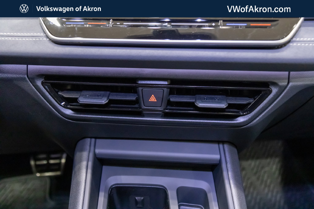 New 2026 Volkswagen Tiguan SE R-Line FWD image 20