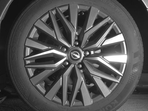 Used 2025 Nissan Altima 2.5 SV image 14