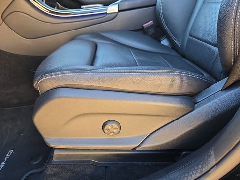 Used 2022 Mercedes-Benz GLC 300 image 17