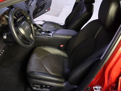 Used 2023 Toyota Camry XSE w/ Navigation Package image 19