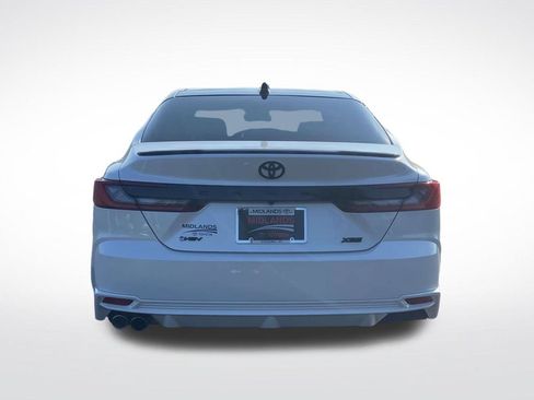 Used 2025 Toyota Camry XSE FWD image 5