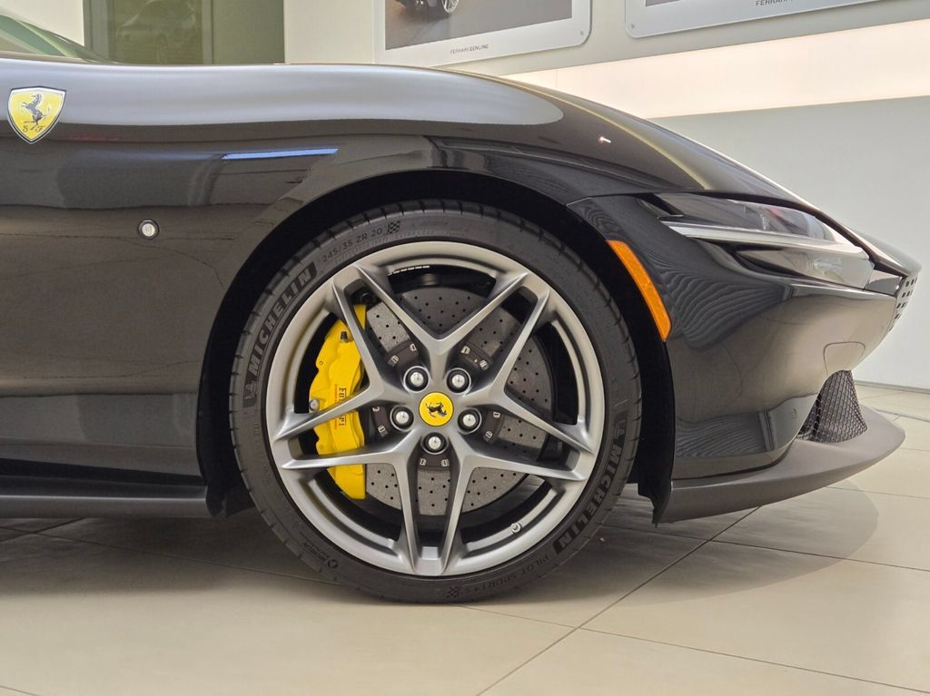 Used 2024 Ferrari Roma RWD image 8