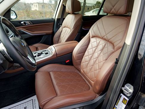 Used 2023 BMW X7 xDrive40i w/ Premium Package image 23