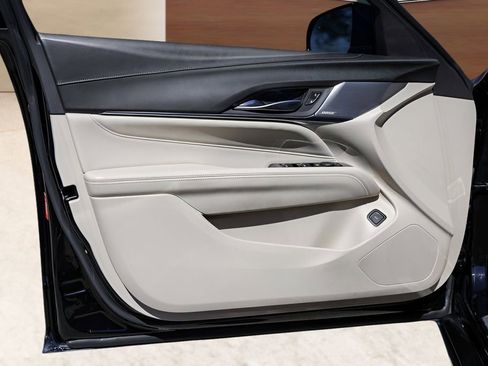 Used 2022 Cadillac CT4 Luxury w/ Sun And Sound Package image 28