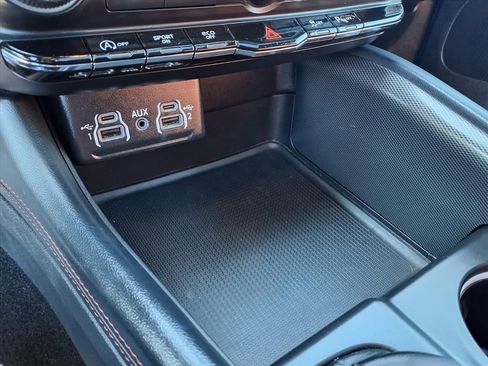 Used 2023 Dodge Durango GT image 9