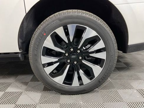 New 2026 Ford Expedition Max Platinum w/ Driver's Package image 10