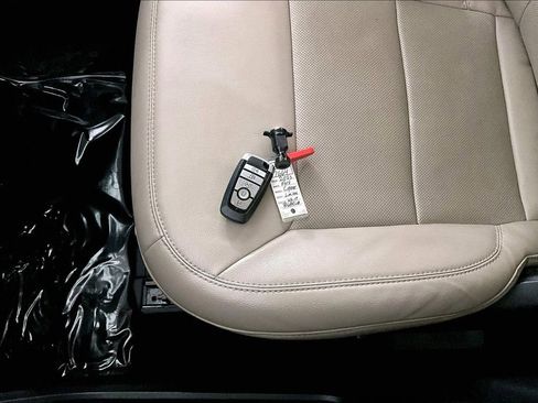 Used 2023 Ford Explorer Limited image 10