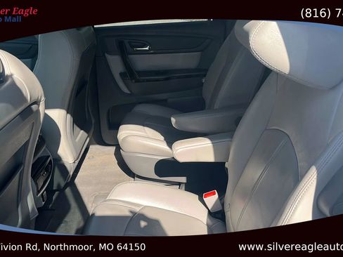 Used 2016 GMC Acadia SLT w/ Technology Package image 10
