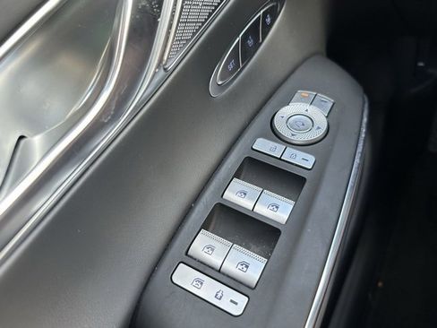 Used 2024 Genesis GV70 2.5T w/ Advanced Package image 39