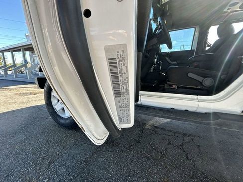 Used 2018 Jeep Wrangler Sport image 22