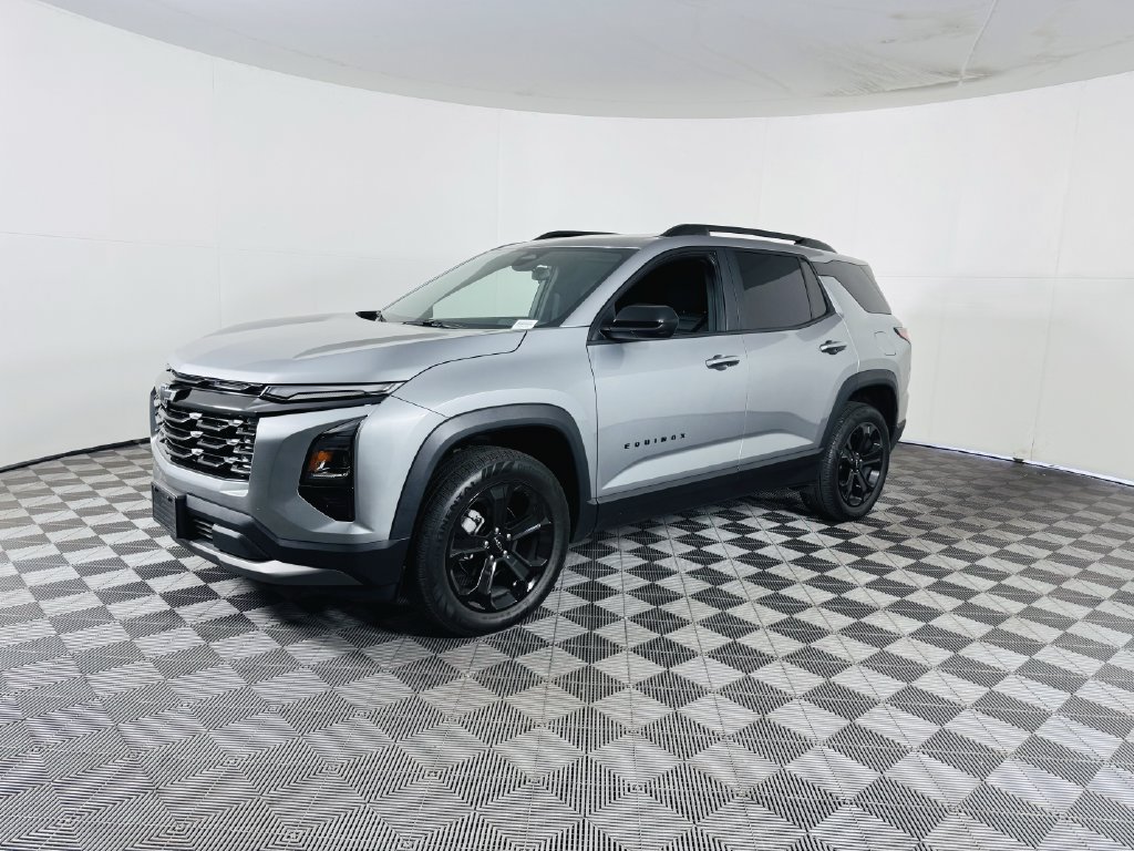 Used 2026 Chevrolet Equinox LT w/ Convenience Package II FWD image 4