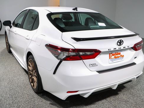 Used 2023 Toyota Camry SE w/ Convenience Package FWD image 9