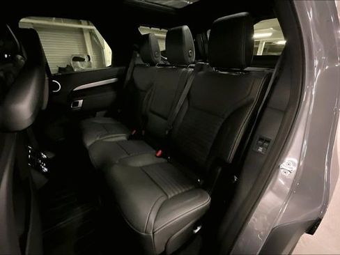 New 2026 Land Rover Discovery Limited Edition image 9