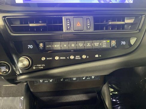Used 2024 Lexus ES 350 Ultra Luxury w/ Accessory Package (Z1) FWD image 22