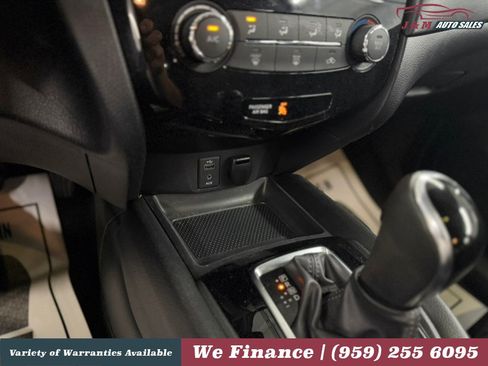 Used 2017 Nissan Rogue S w/ S Appearance Package AWD/4WD image 19