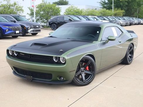Used 2018 Dodge Challenger R/T w/ Quick Order Package 22P T/A RWD image 2