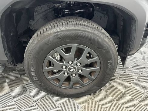 Used 2025 Toyota 4Runner SR5 AWD/4WD image 12