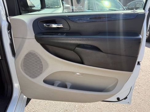 Used 2015 Dodge Grand Caravan SXT w/ Security Group FWD image 35