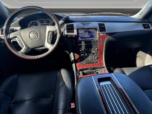 Used 2014 Cadillac Escalade Premium AWD/4WD image 6