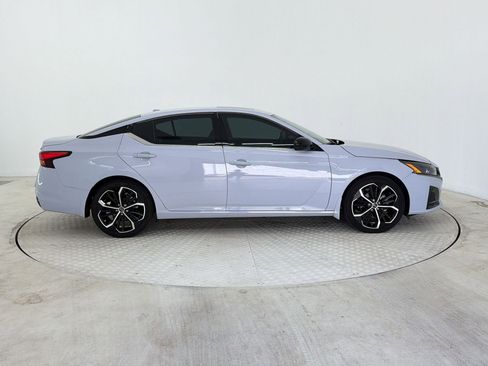 Used 2024 Nissan Altima 2.5 SR w/ SR Premium Package image 8