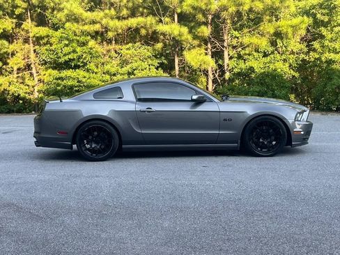 Used 2013 Ford Mustang GT Premium w/ Security Pkg RWD image 4