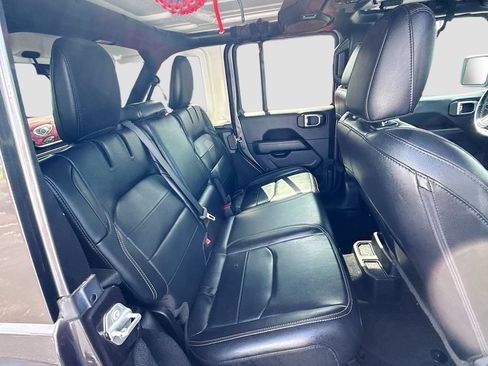 Used 2021 Jeep Wrangler Unlimited Sahara AWD/4WD image 31