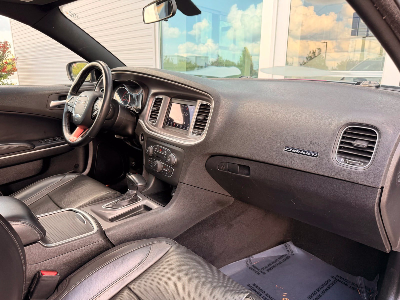 Used 2022 Dodge Charger SXT w/ Leather Interior Group RWD image 25