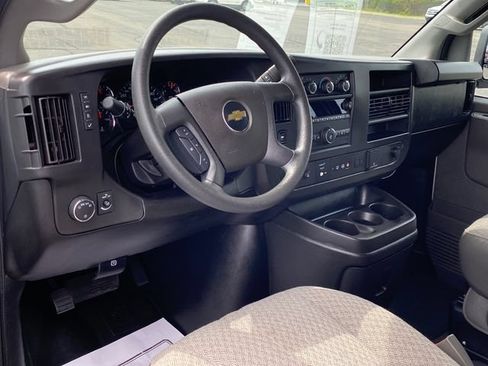 Certified 2025 Chevrolet Express 3500 LT w/ LT Preferred Equipment Group RWD image 5