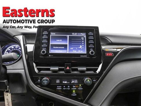 Used 2024 Toyota Camry SE image 12