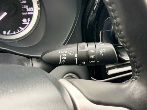 Used 2024 Toyota Highlander LE image 25