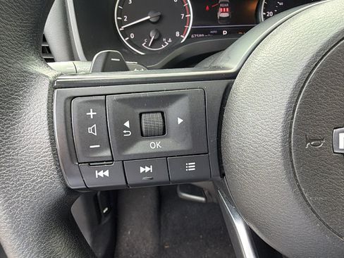 Used 2024 Nissan Rogue SV AWD/4WD image 27
