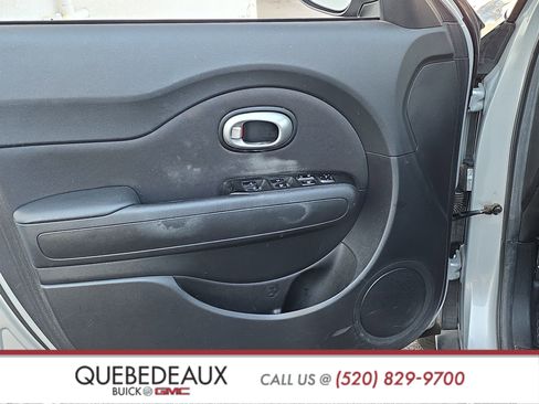 Used 2014 Kia Soul FWD image 9