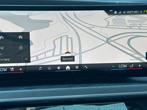 Used 2023 BMW 740i image 24